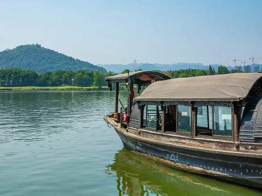 JIAN LAKE 鉴湖1.jpg