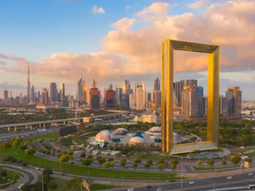 DUBAI FRAME