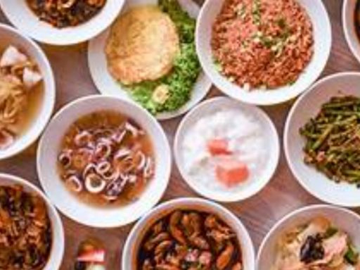 Teo Chew Porridge – Image for illustration purposes only. Actual dishes may vary based on the daily menu.