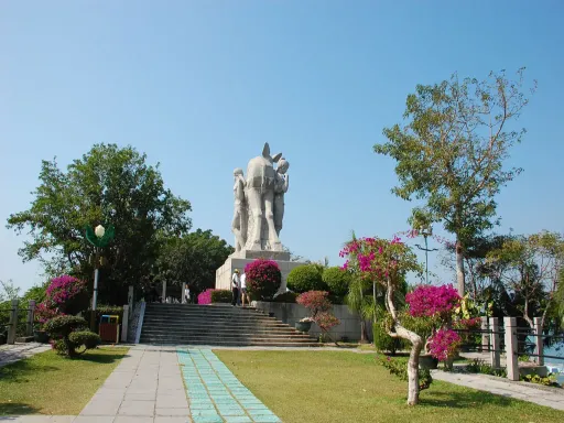 Luhuitou Park 鹿回头山顶公园.png