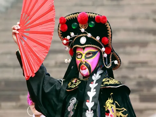 Sichuan Opera独具一格的川剧变脸 .webp