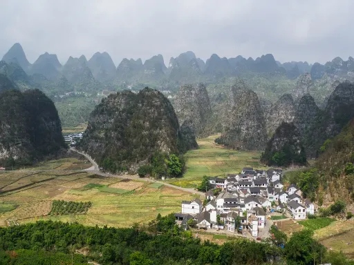 Wanfenglin万峰林风景区1.png