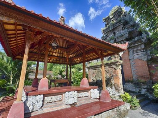 Ubud Palace (2).jpg