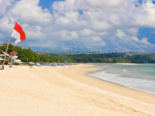 Jimbaran Beach (2).jpg