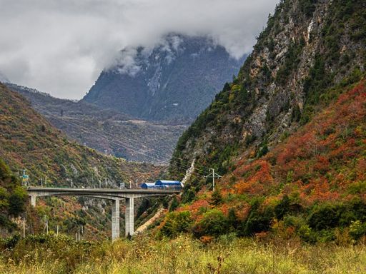 Mianyang–Jiuzhaigou Expressway 绵九高速