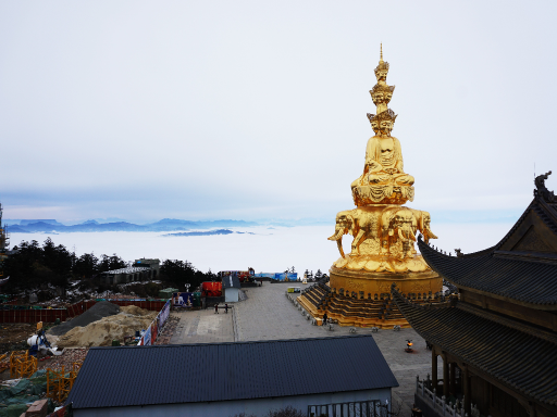 Golden Summit of Mt Emei峨眉山金顶