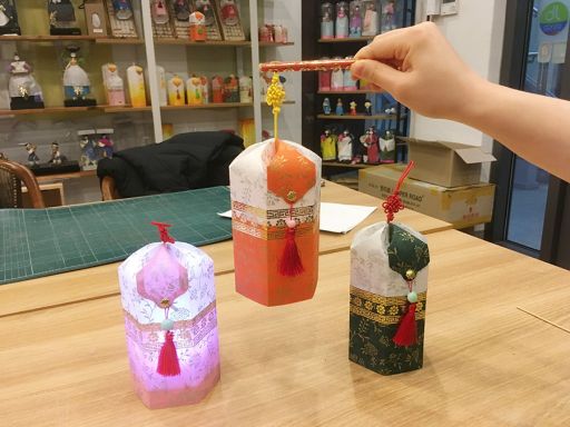 Hanji Lamp making
