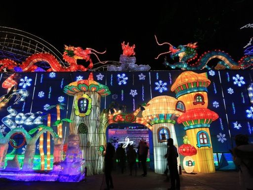 Longqing Gorge  ice sculptures 龙庆峡冰灯