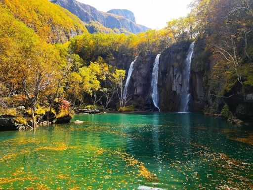 Lvyuantan Waterfall绿渊潭