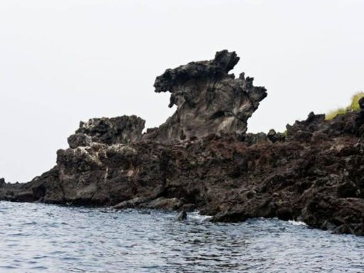 Yongduam Rock