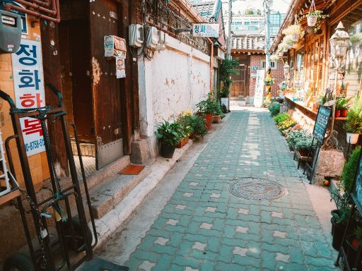 Ikseon-dong Hanok Village