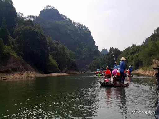 8D XIAMEN/CHAOSHAN/ZHANGZHOU/ YONGDING TULOU +MT.WUYI (GV6) 
