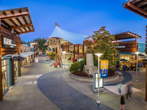 Seattle Premium Outlets