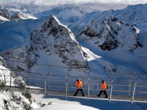Cliff Walk , Mount Titlis