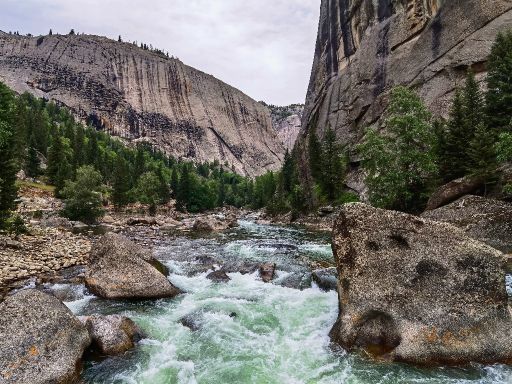 额尔齐斯大峡谷