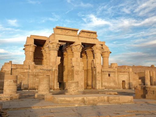 KOM OMBO