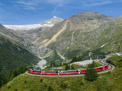 Bernina Express bei Alp Grüm